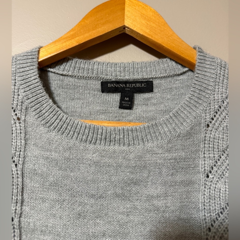 Banana Republic Cozy Front Stitch Pointelle Crew-Neck Sweater Womens size Medium